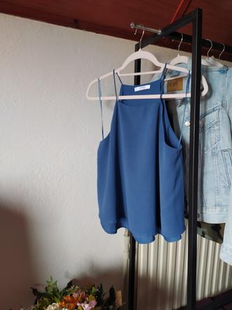 Silno-modrá volá blúza, mango,m