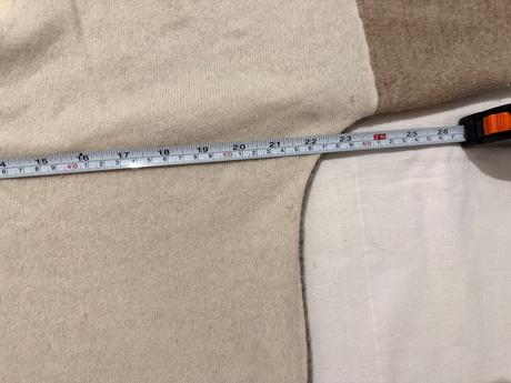 Béžovo-sivý kašmírový sveter, l