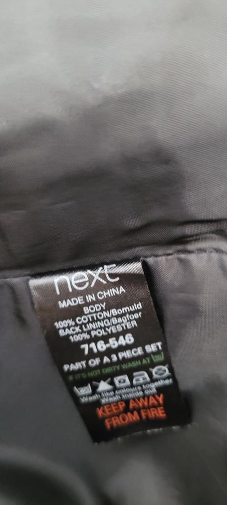 Chlapčenská vesta znač., 122