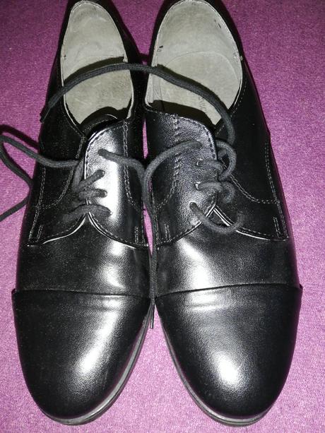 Spoločenské topánky, 32