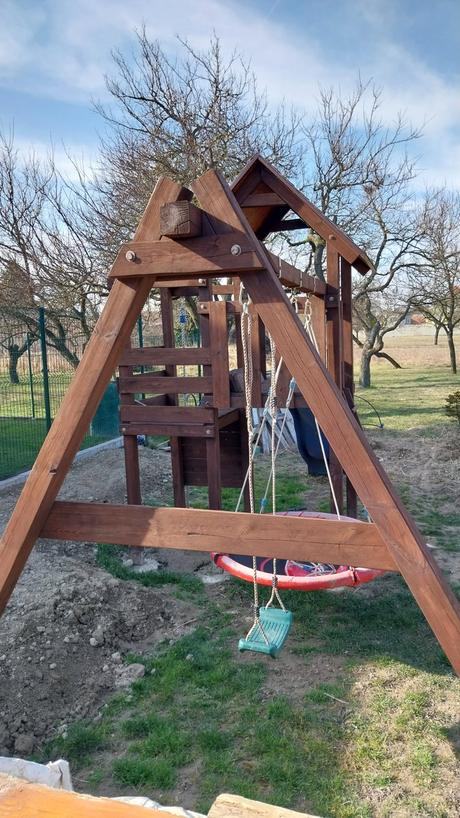 Detske ihrisko, hupacky, smykalka, 