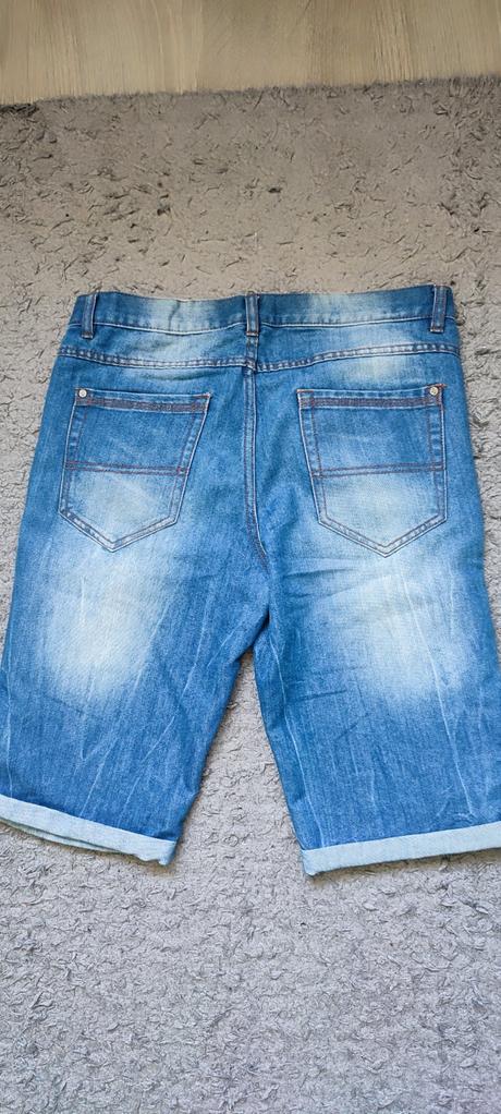 Kraťase, chapter young,176