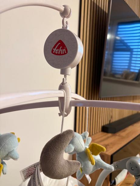 Hojdacie kreslo ingenuity a hraci kolotoc fehn, 