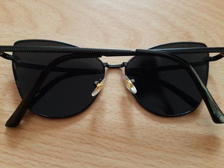 Čierne slnečné okuliare, 