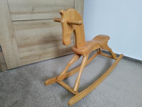 Koník- hojdací drevený, 