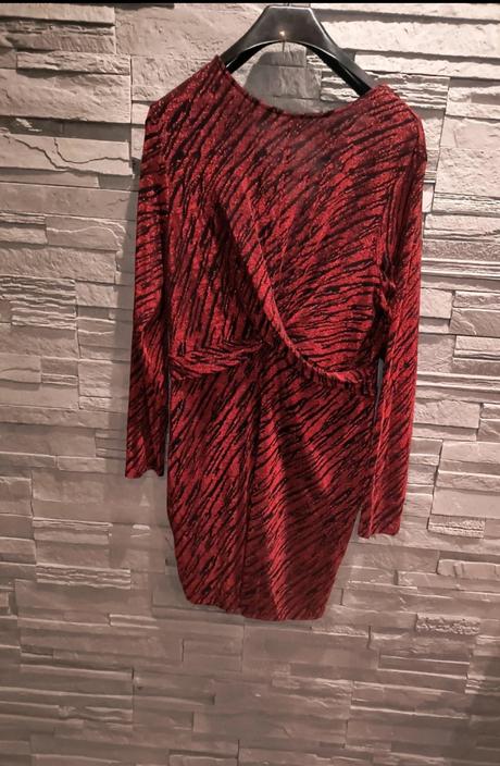 Spoločenské šaty, 44