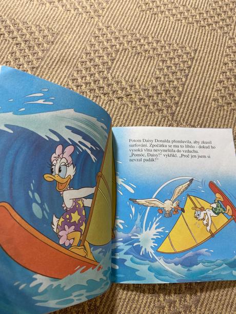 Mini knižka walt disney donaldův víkend,
