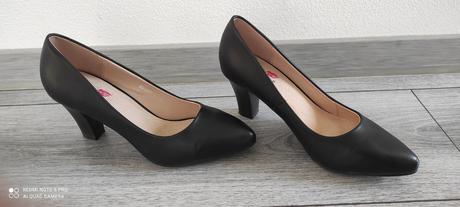 Čierne lodičky, 38