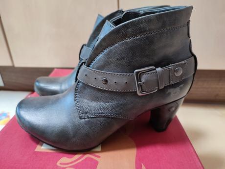 Raz obute mustang c.37, mustang,37