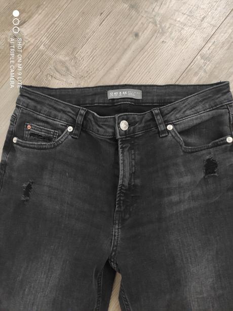 Rifle s dierami na kolenach, 40