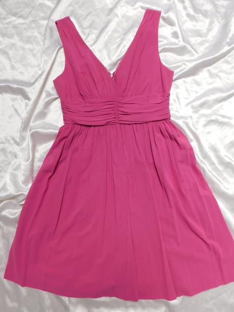 Luxusne velmi pekne šaty, 38