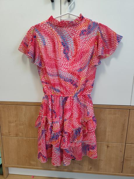 Slávnostné šaty, 146