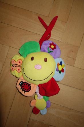 Hrajúce hračky na zavesenie,