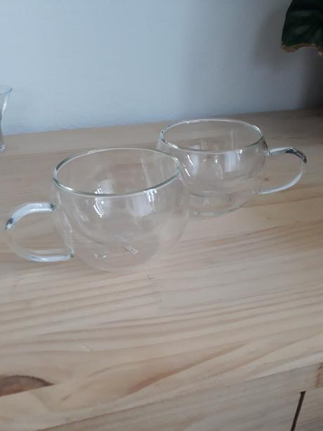 Set hrnčekov z dvojitého skla, 