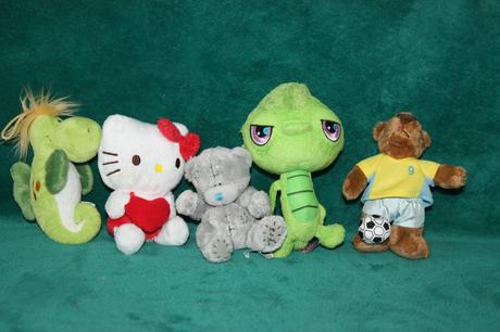 4 mali plysacikovia,