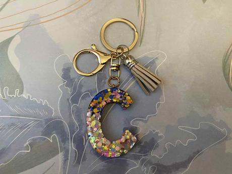 5 eur - ihneď k odberu - kľúčenky s písmenkom, 