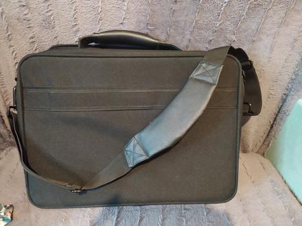 Kapsa do školy i na notebook,