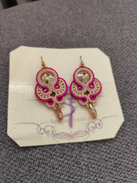 Šujtášové náušnice, 