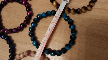 8ks farebnych naramkov, 