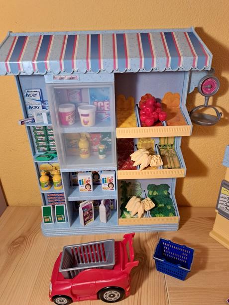 Barbie happy family neighborhood shopping fun, 