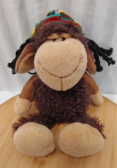Plyšová hnedá ovečka s čiapkou, nici, 25 cm, 