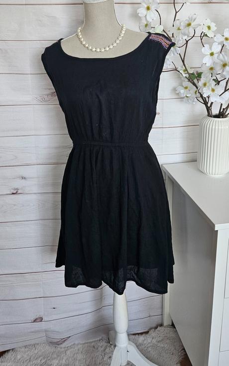 Pekné jednoduché šaty, m