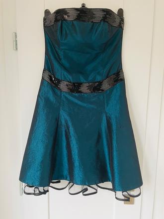 Nadherne kvalitne spolocenske saty, 38