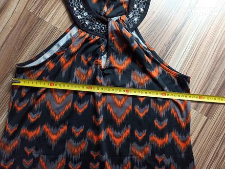 Dámske šaty, 44