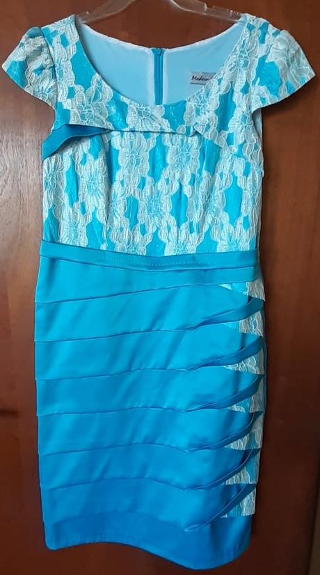 Veľmi pekné spoločenské šaty, 46