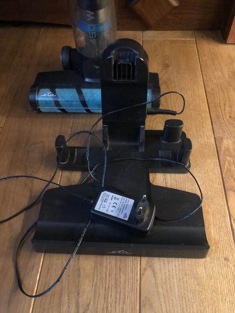 Tyčový vysávač eta, eta