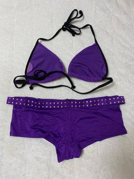 Krásne fialové dvojdielne plavky, m