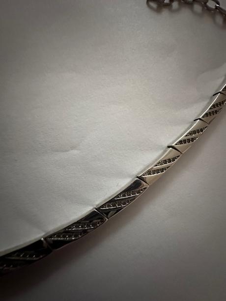 Strieborný náhrdelník,