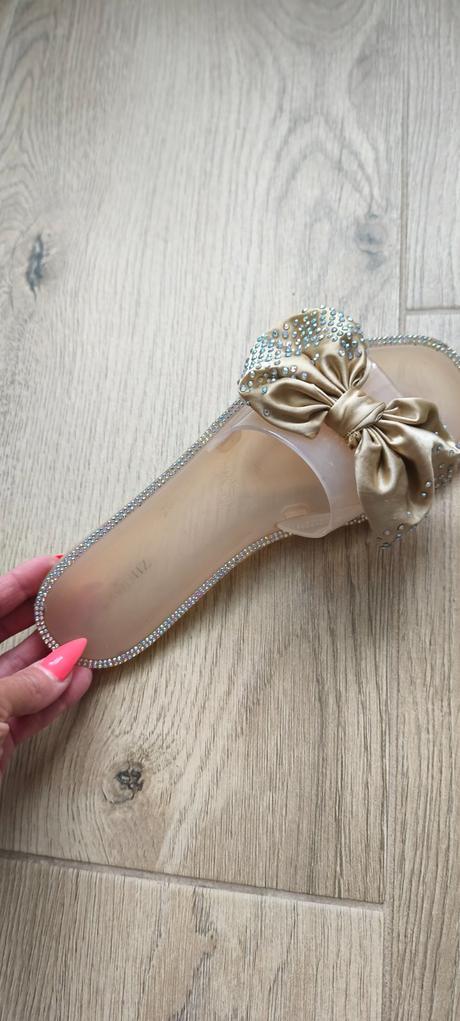 Kamienkové šľapky, 38