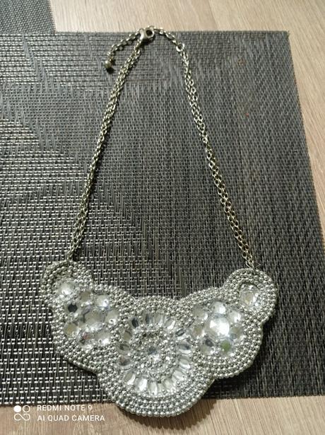 Dámsky náhrdelník,