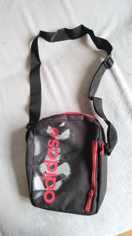 Adidas taška kabelka crossbody ako nová, adidas