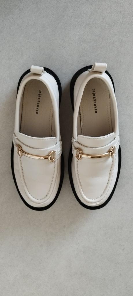 Loafery, reserved,35