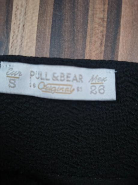 Čierne priliehavé šaty, pull&bear,s