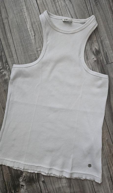 Tielko mustang, mustang,m