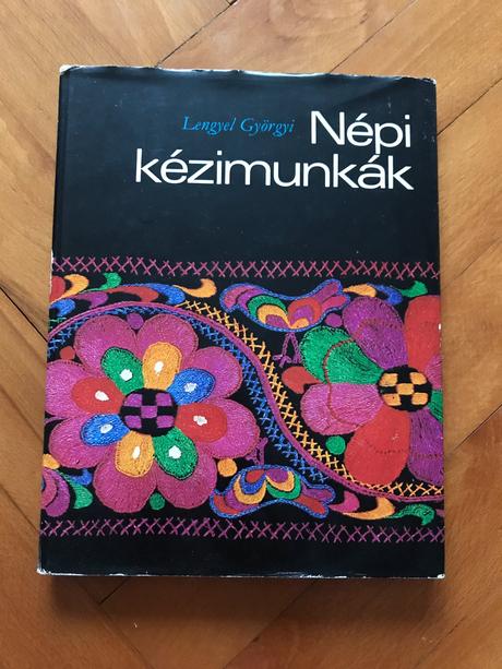 Kniha - népi kézimunkák,