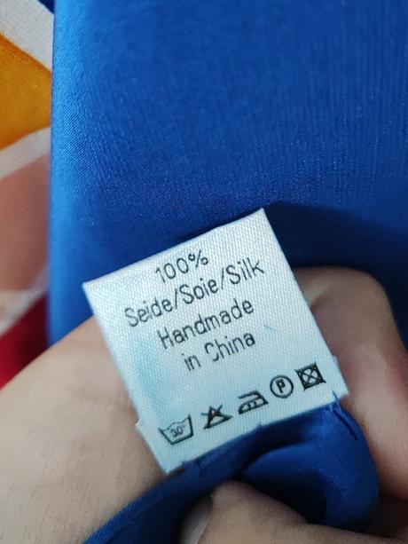 Hodvábna ručne maľovaná šatka, 