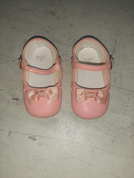 Capacky pre malu paradnicu, 17