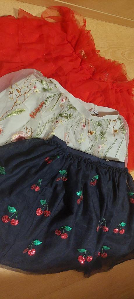 Dievčenské sukne velk.128, reserved,128