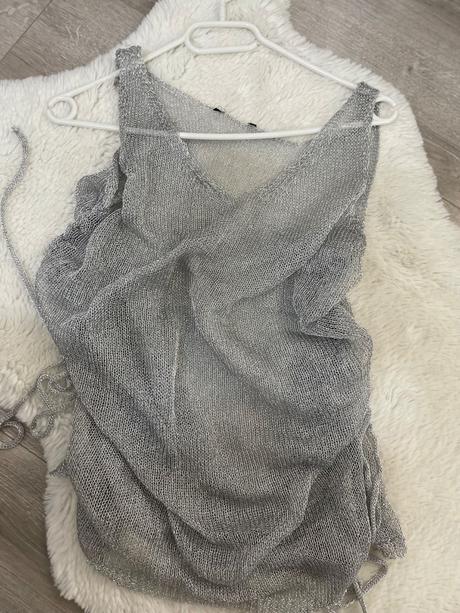 Strieborná sieťková tunika, 38