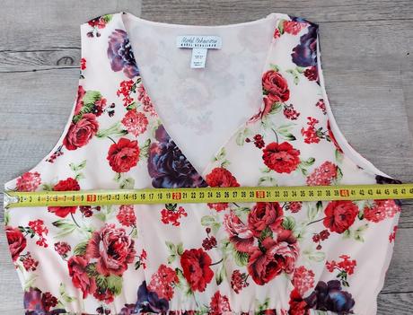 Letné šaty s ružičkami, 140