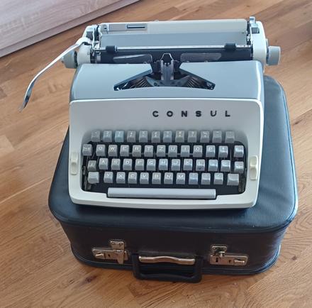Písací stroj consul,