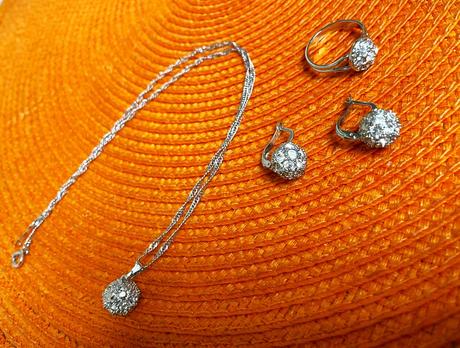 Vintage retiazka s príveskom, 