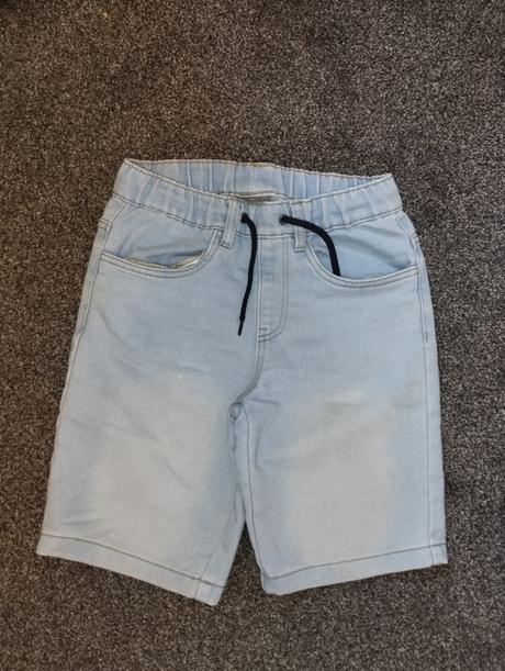 Bledo modré riflové kraťasy, 152