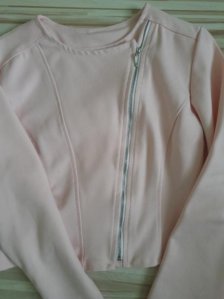 Dievčenské sako, 152