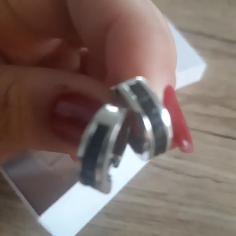 Strieborne nausnice,