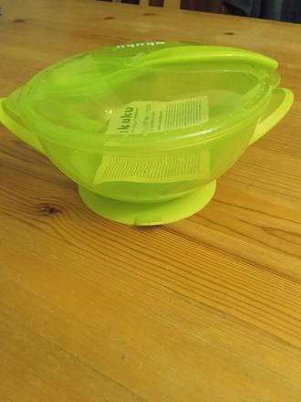 Miska s prisavkou a lyzickou akuku, 